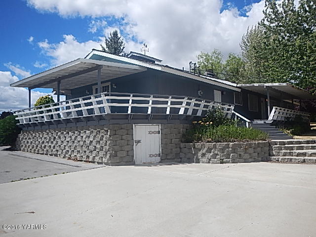 505 Bittner Road Yakima, WA 98901 - Photo 13 of 14 front view of a house with a street