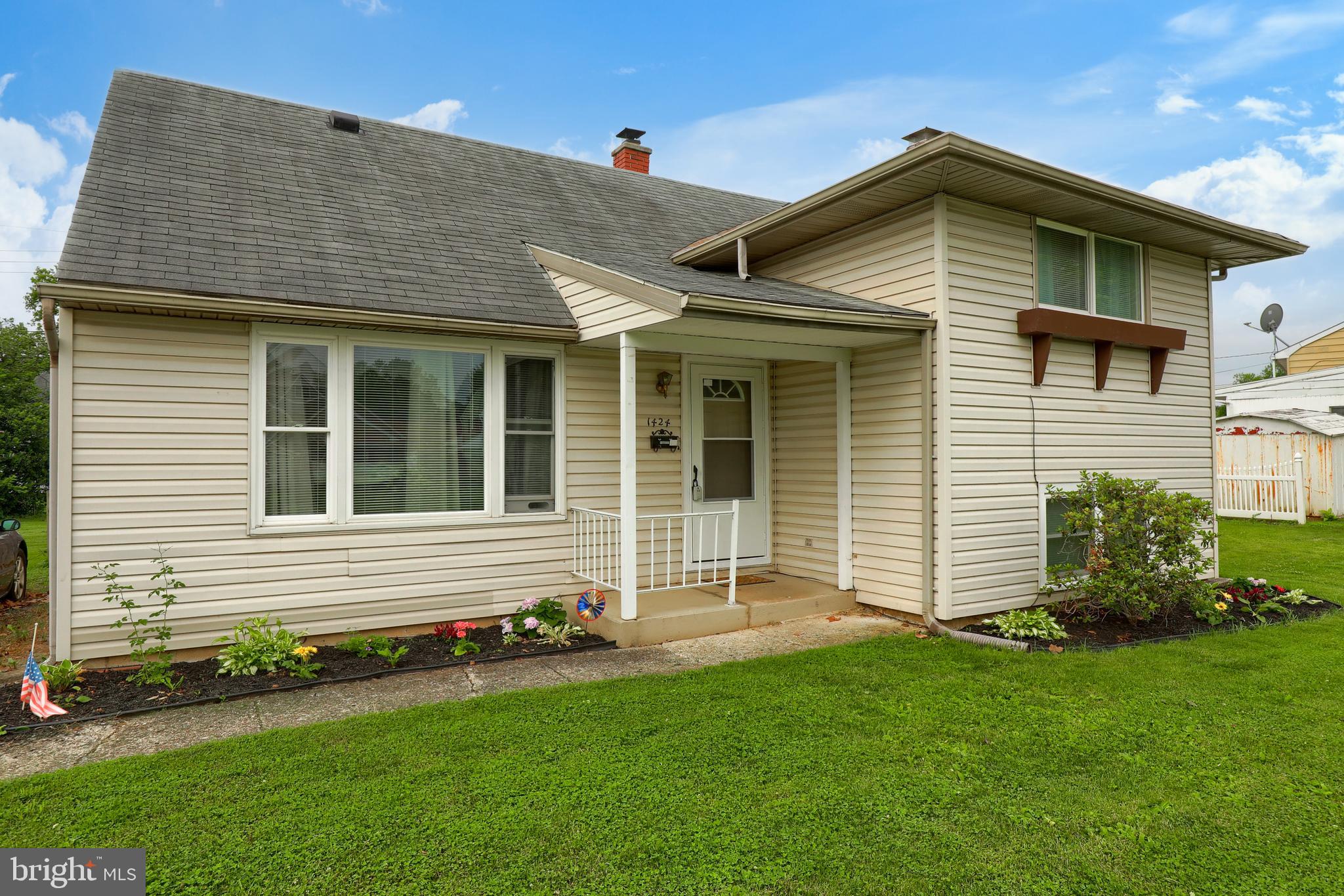 1424 Devers Road York, PA 17404 - Photo 2 of 33