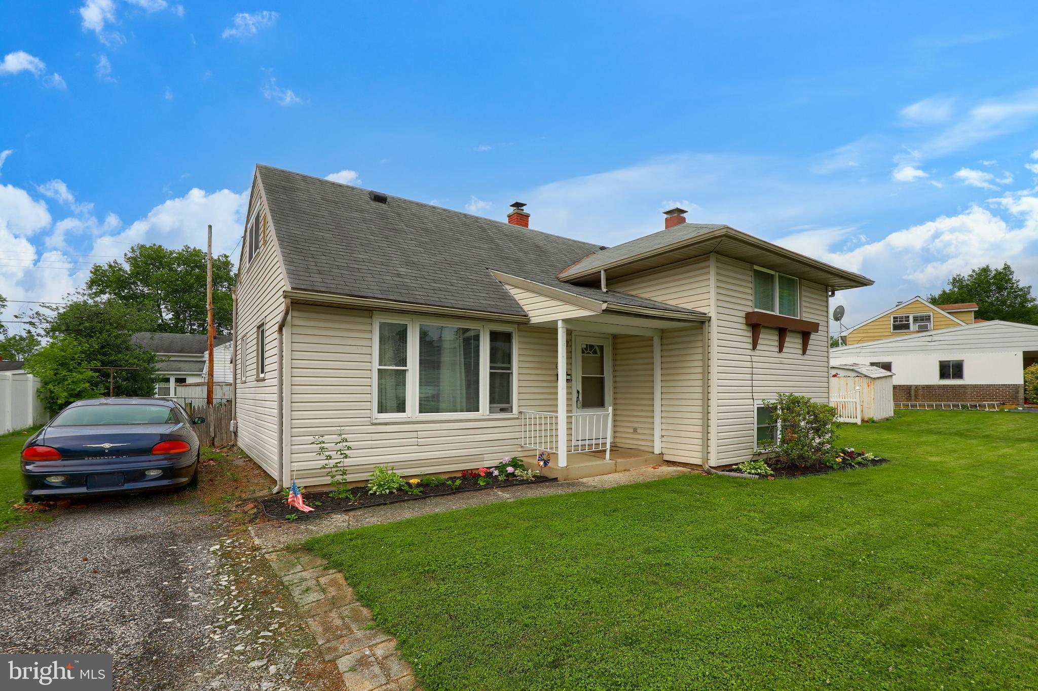 1424 Devers Road York, PA 17404 - Photo 3 of 33