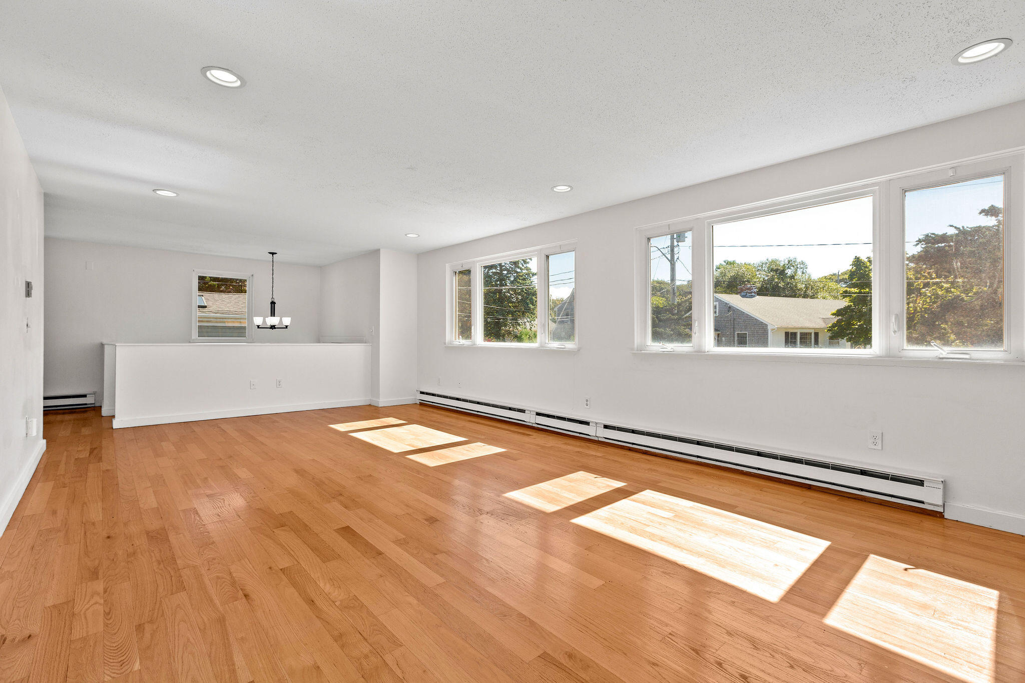 16 Off Conwell Street Provincetown, MA 02657 - Photo 27 of 30 Living room-37