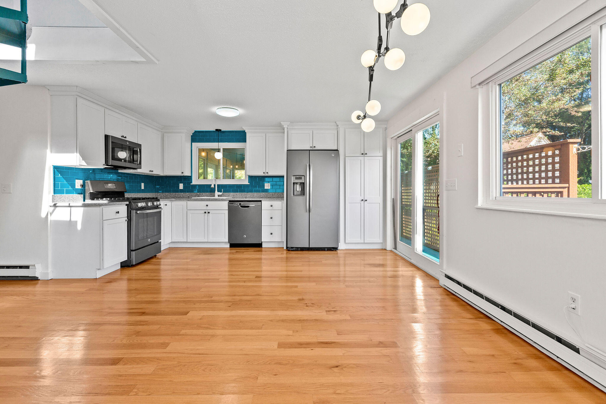 16 Off Conwell Street Provincetown, MA 02657 - Photo 5 of 30 Kitchen-dining-23