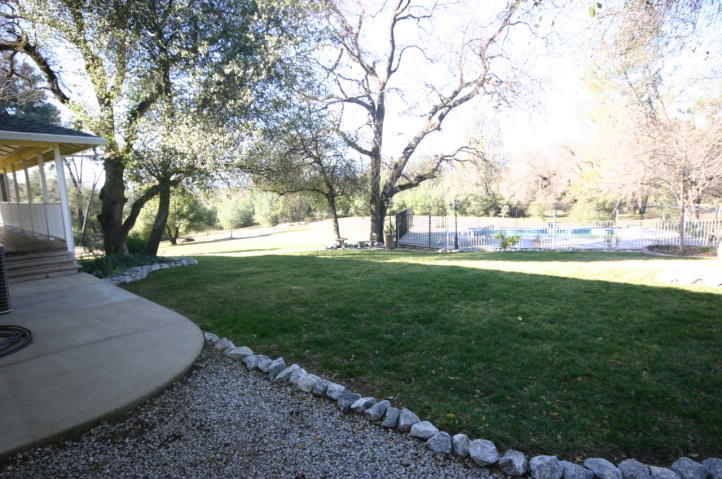 6016 Placer Road Igo, CA 96047 - Photo 10 of 23 Yard