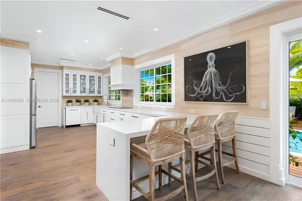 $34,000 | 2575 Pine Tree Drive, Miami Beach, FL 33140