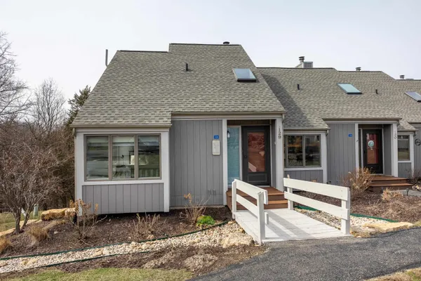 $279,900 | 129 Plum Cove Drive, Galena, IL 61036