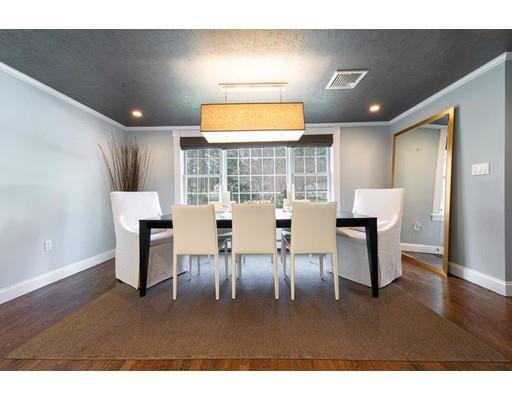 14 Bradyll Road Weston, MA 02493 - Photo 4 of 30