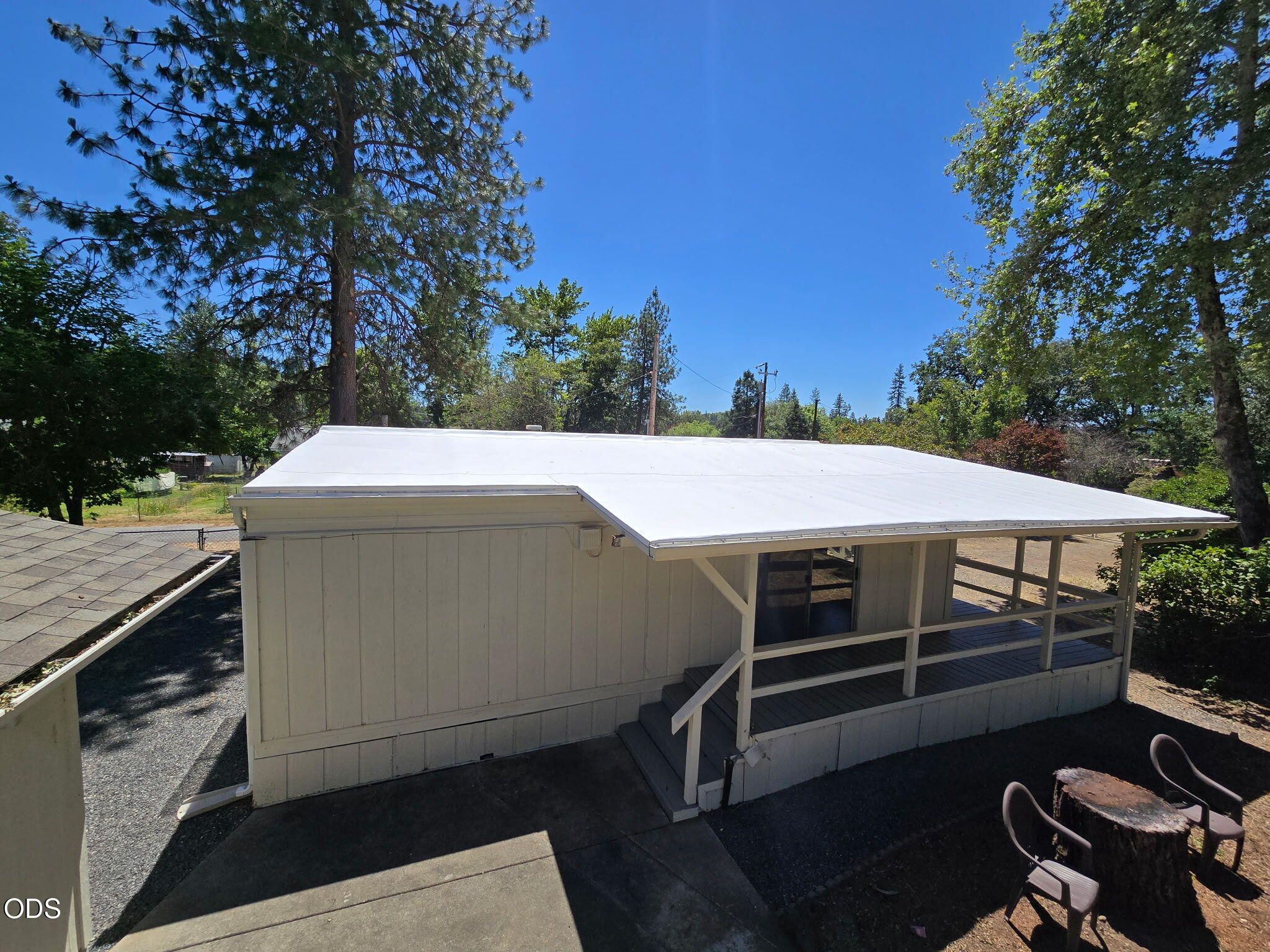 335 Tavis Drive Merlin, OR 97532 - Photo 2 of 25