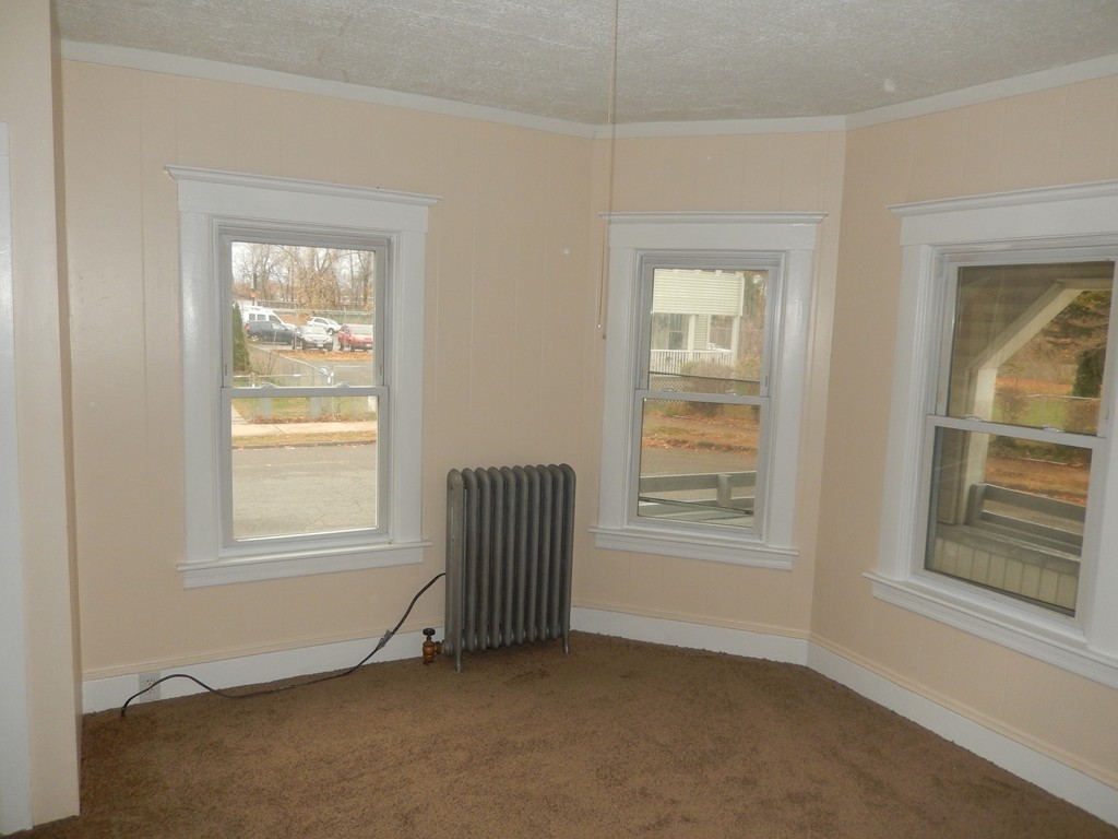 7 Monmouth Street Springfield, MA 01109 - Photo 5 of 24 Gallery Image 5