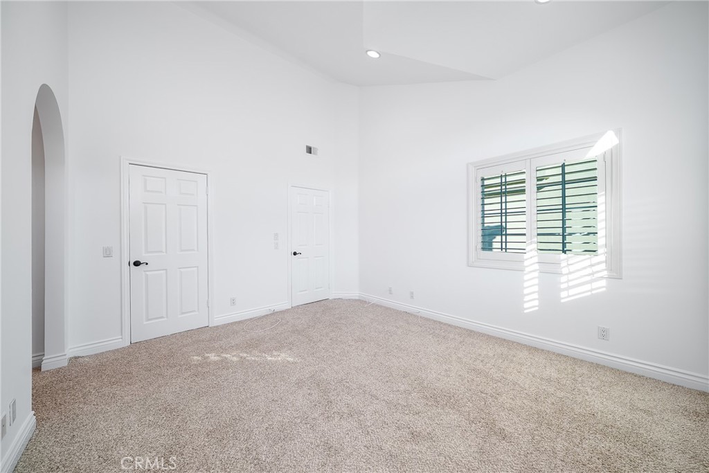 3 Almador Irvine, CA 92614 - Photo 13 of 35 an empty room with windows