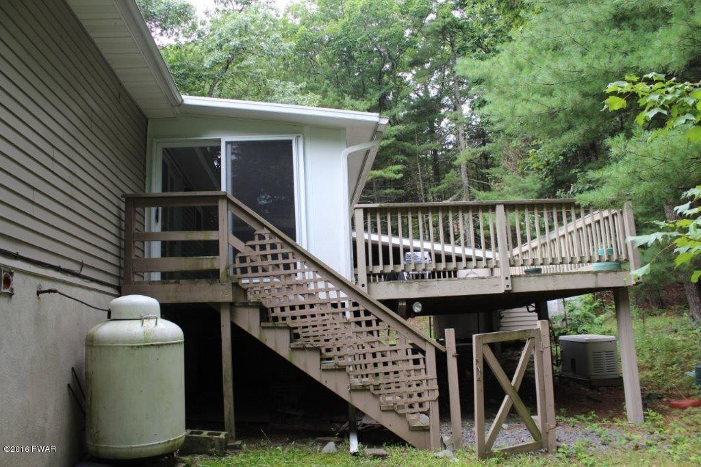 112 Mountain Springs Road Milford, PA 18337 - Photo 22 of 31 back deck