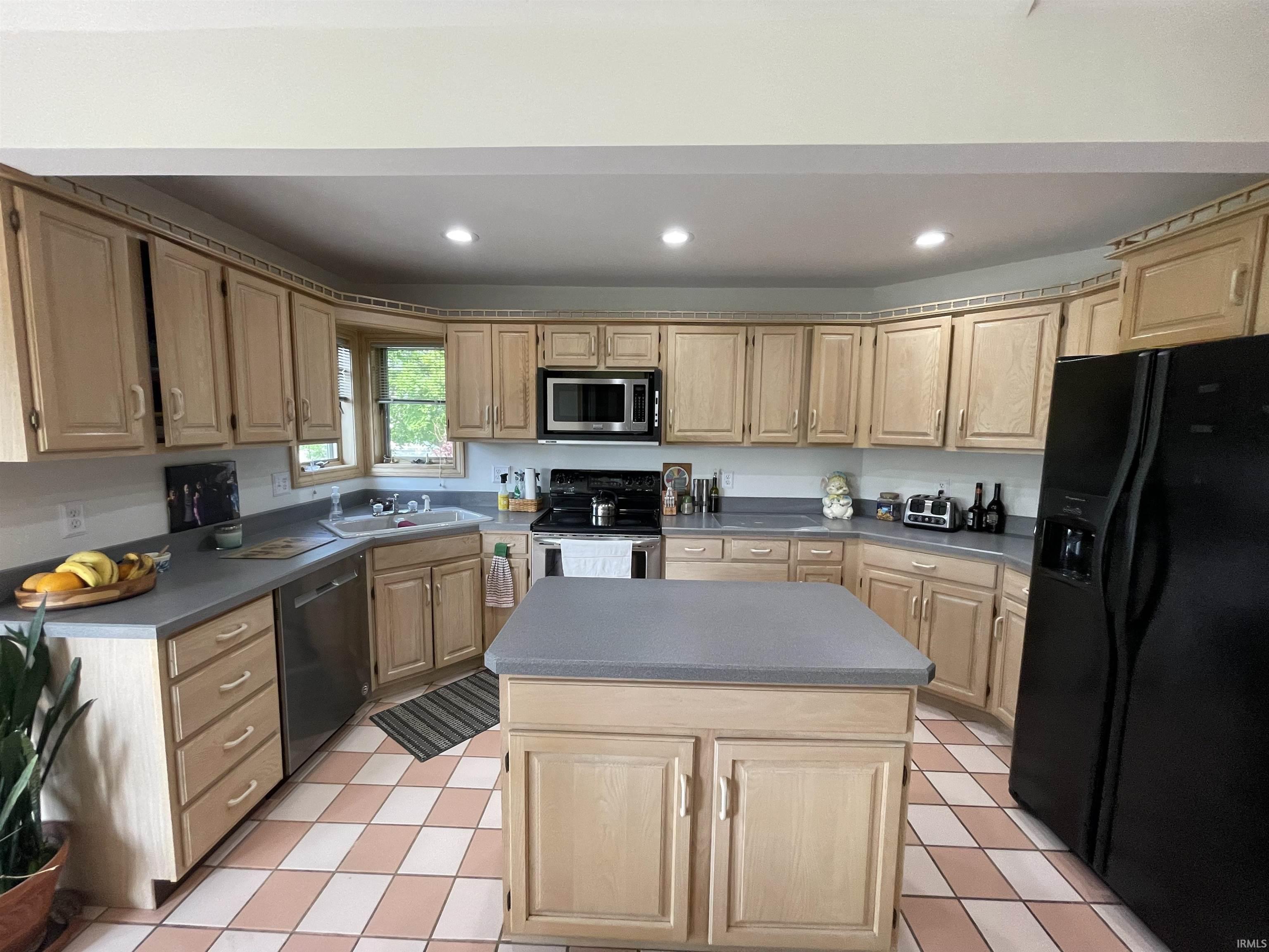 3052 East Liverpool Road Winona Lake, IN 46590 - Photo 13 of 35