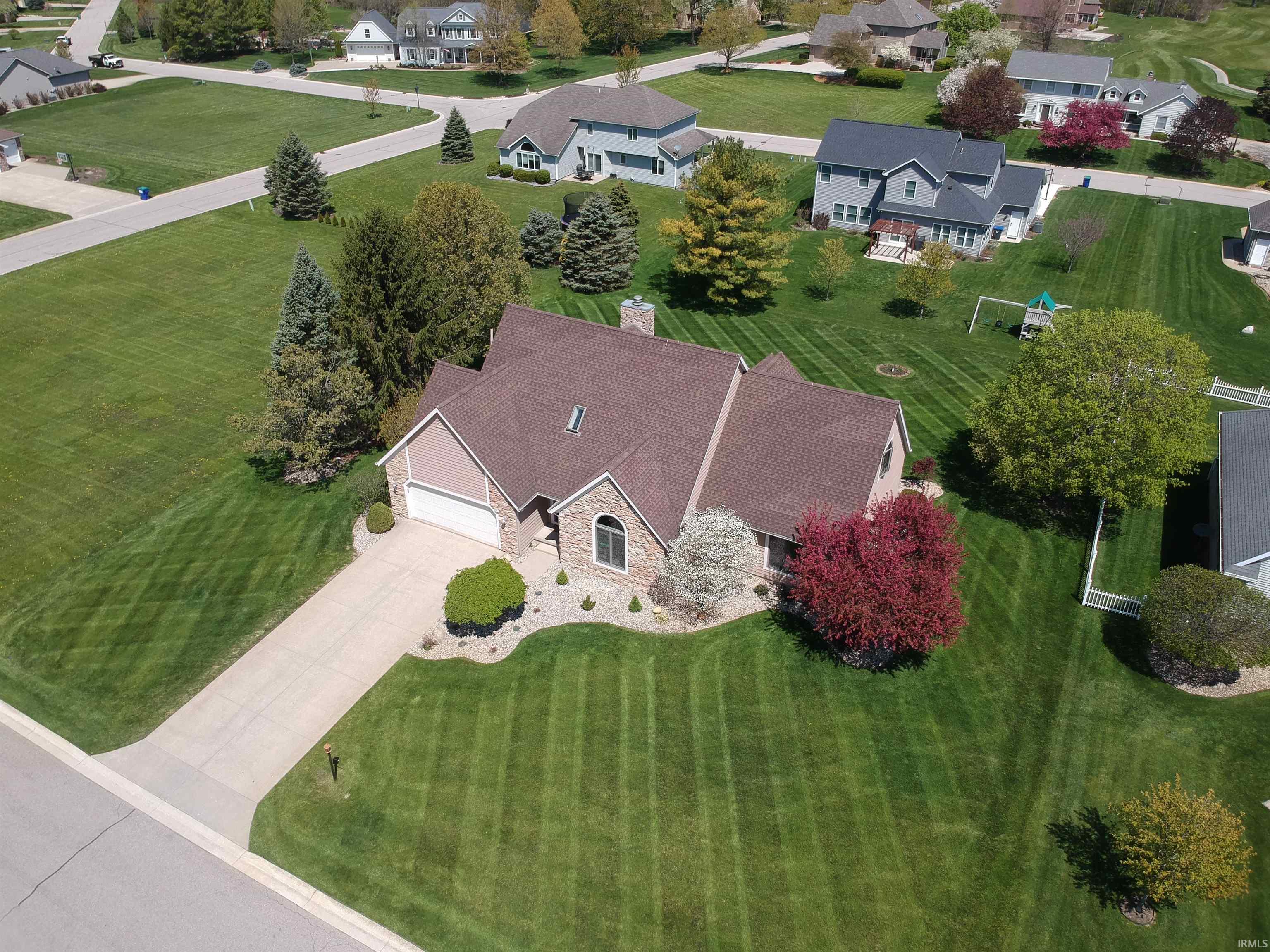 3052 East Liverpool Road Winona Lake, IN 46590 - Photo 2 of 35