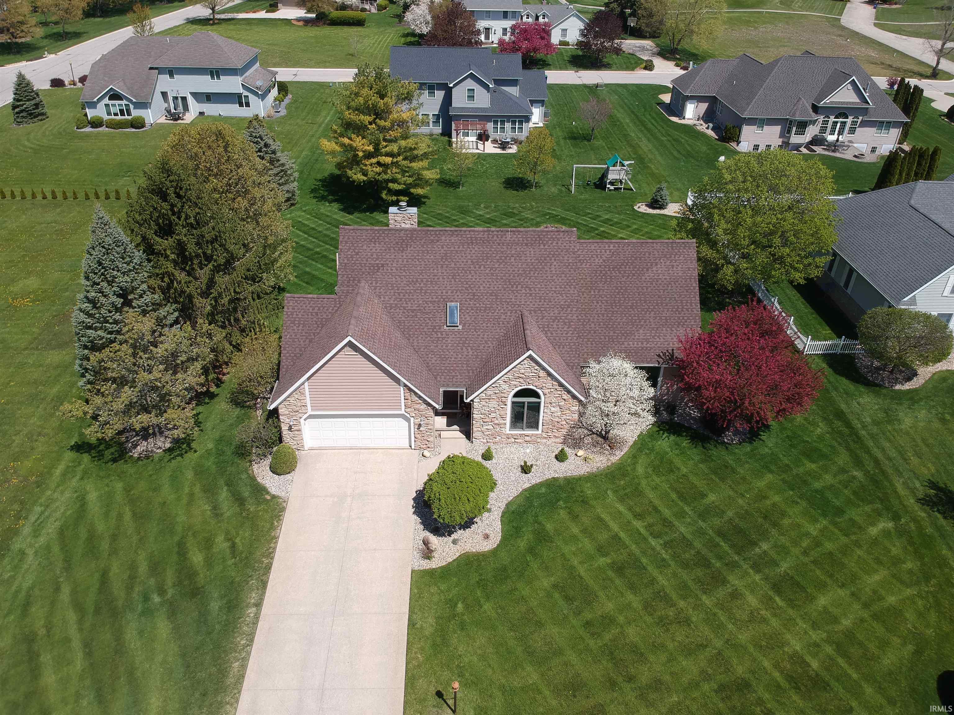 3052 East Liverpool Road Winona Lake, IN 46590 - Photo 3 of 35