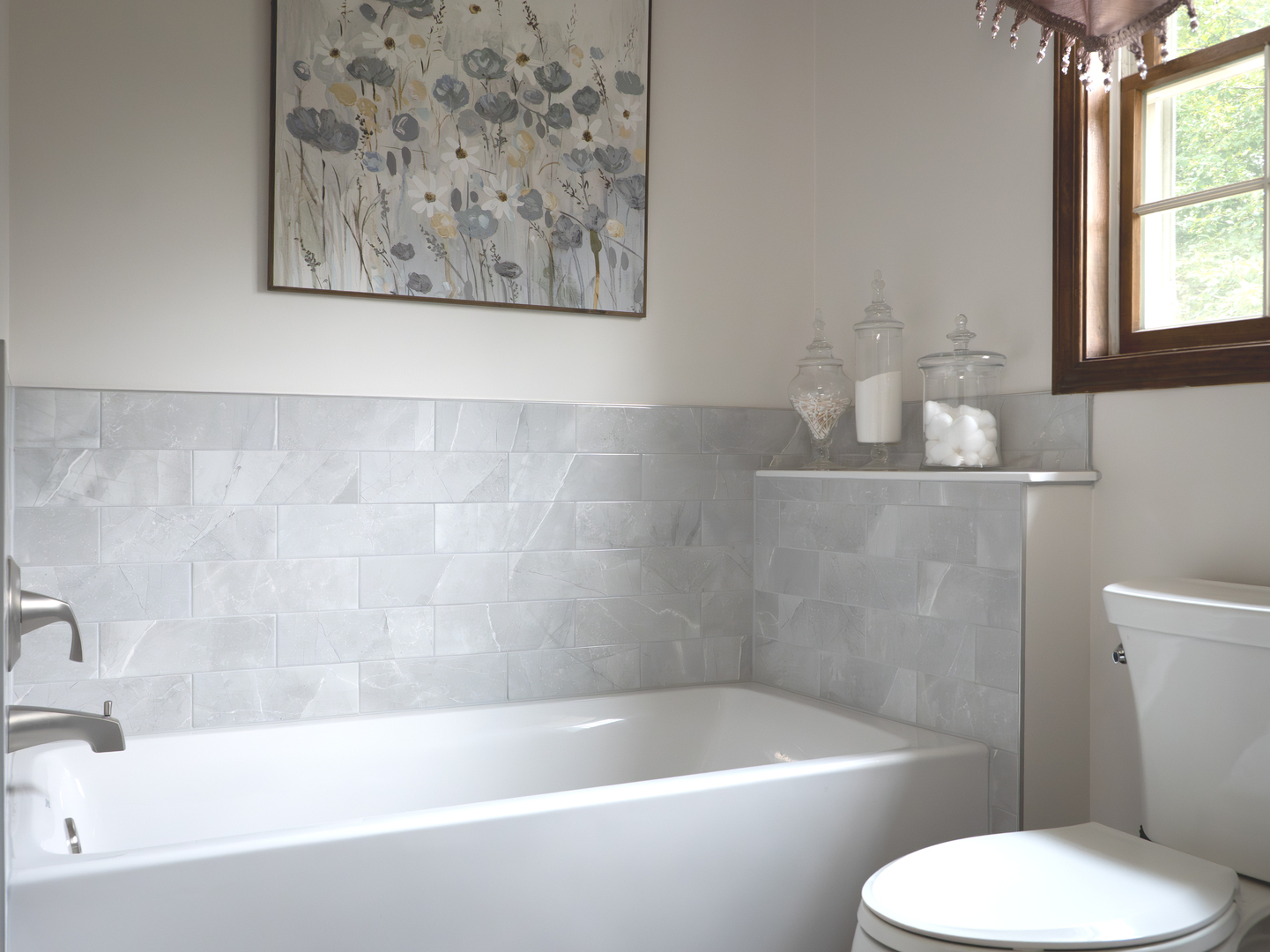 1525 Forest Ridge Road St. Charles, IL 60174 - Photo 9 of 17 a white bath tub sitting next to a white toilet
