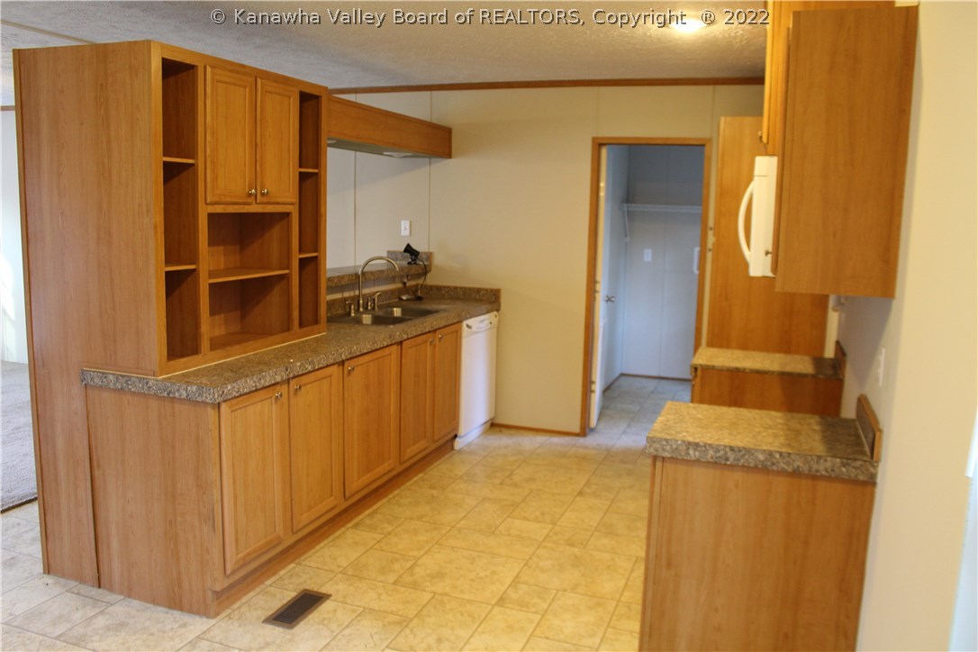 161 Blaker Heights Road Alderson, WV 24910 - Photo 6 of 17 Gallery Image 6