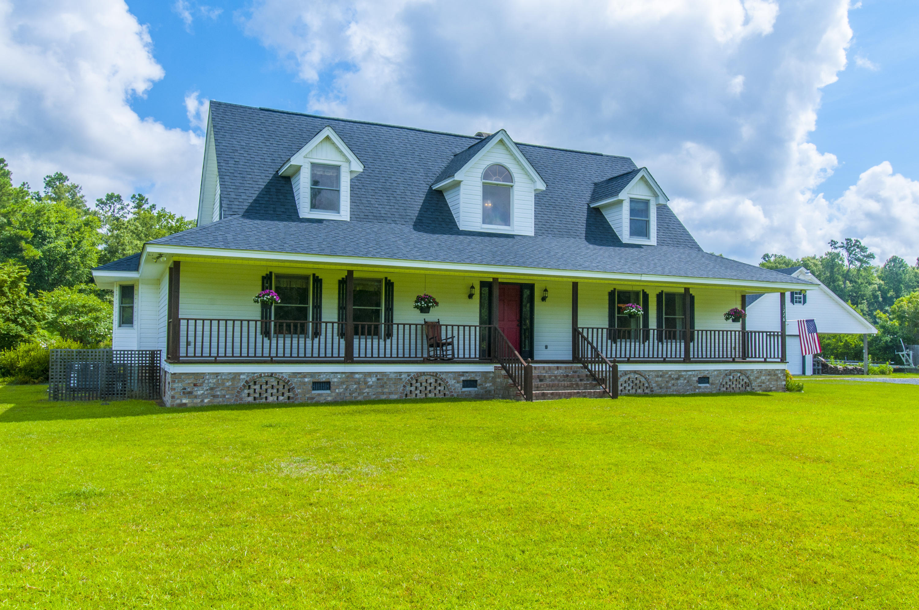 1226 Spring Grove Road Bonneau, SC 29431 - Photo 1 of 59 _DSC5729