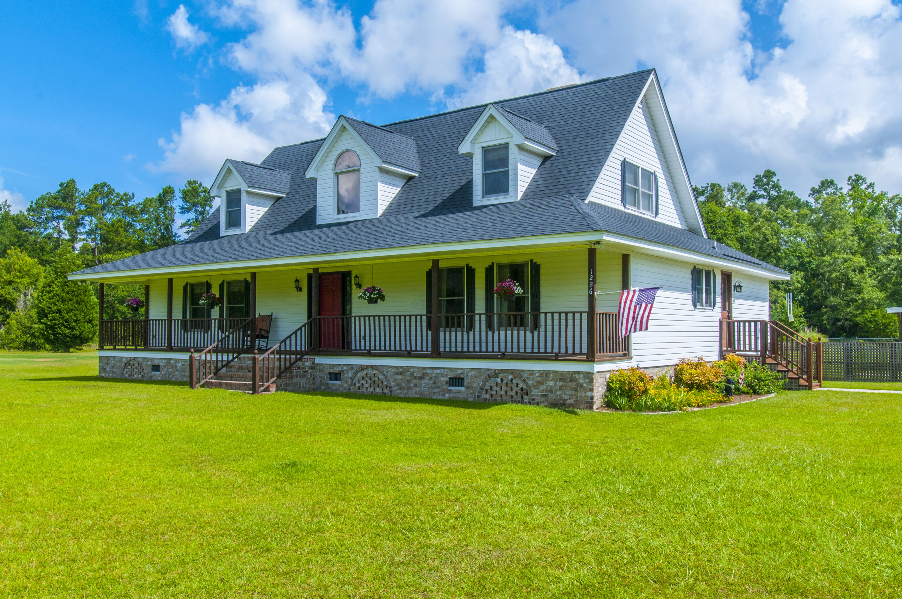 1226 Spring Grove Road Bonneau, SC 29431 - Photo 2 of 59 _DSC5726