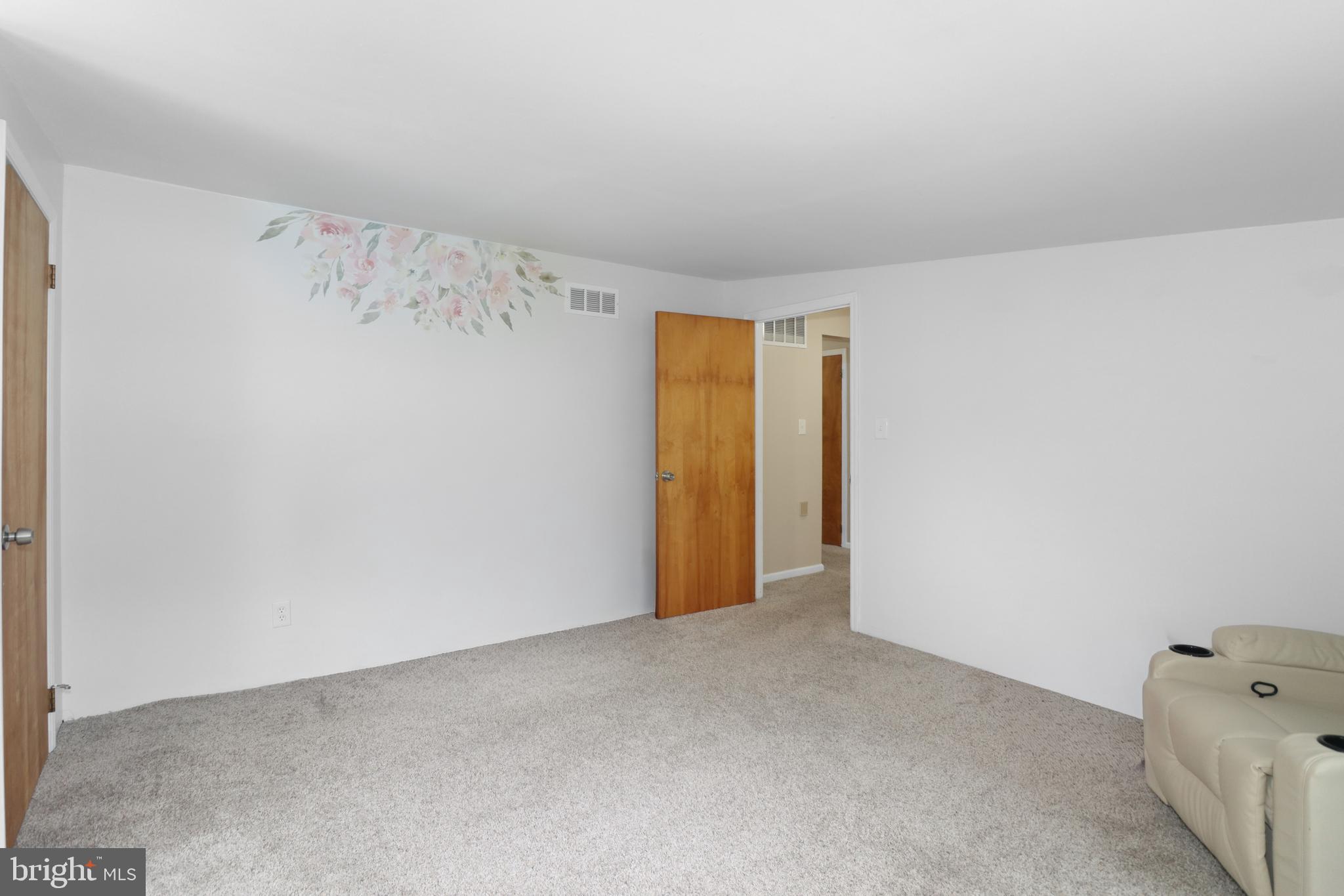 240 Youngs Road Trenton, NJ 08619 - Photo 55 of 66 Bedroom 4, upper floor