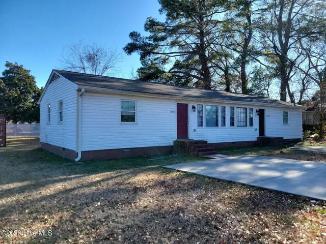 $1,000 | 2505 Dickinson Avenue, Unit A, Greenville, NC 27834