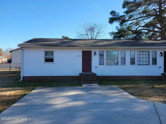 $1,000 | 2505 Dickinson Avenue, Unit A, Greenville, NC 27834