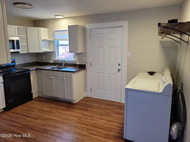 $1,000 | 2505 Dickinson Avenue, Unit A, Greenville, NC 27834