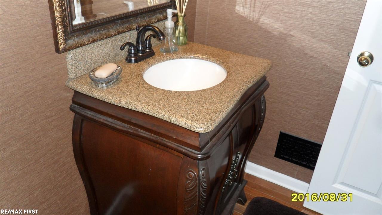 2531 Empire Court Rochester, MI 48309 - Photo 19 of 39 31306214-20.JPG