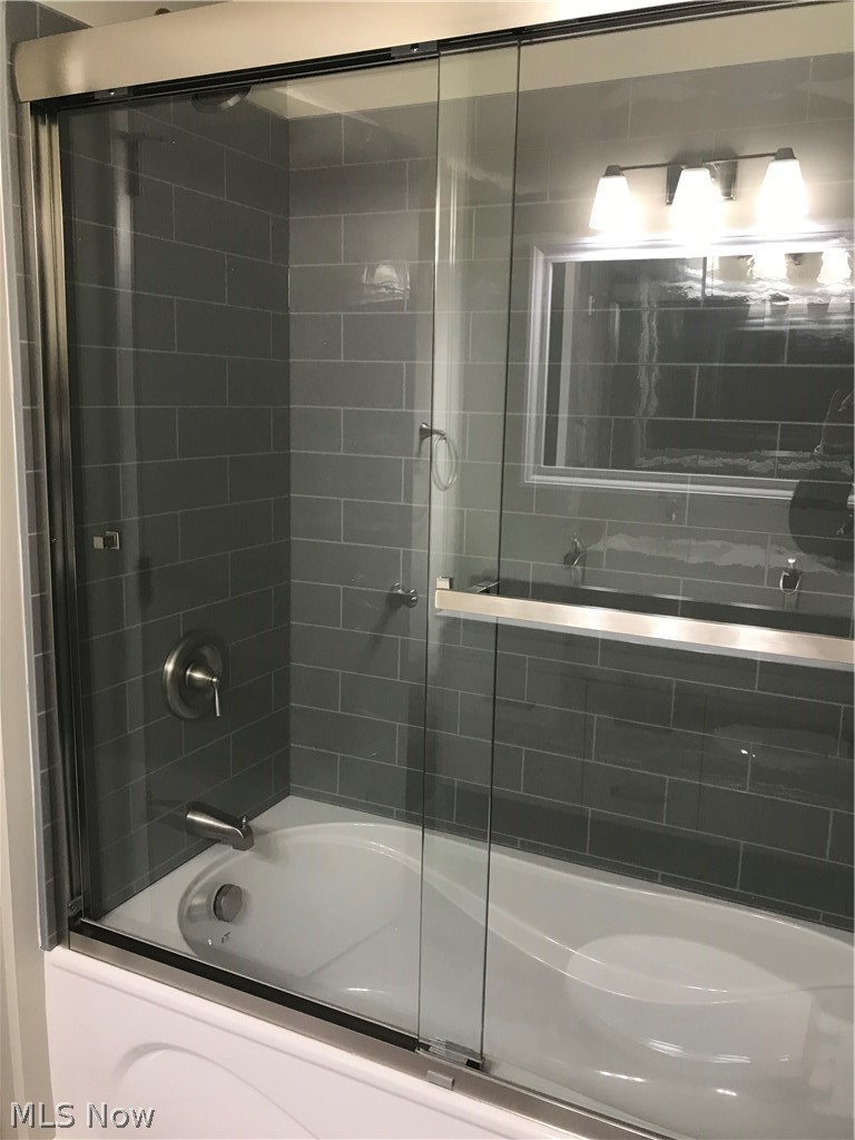 15960 Howe Road Strongsville, OH 44136 - Photo 20 of 35 Second Floor Bath-