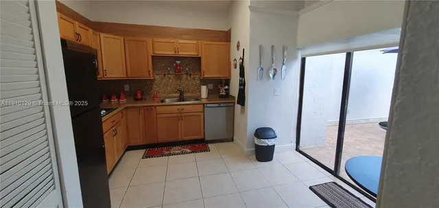 $365,000 | 6702 Southwest 152nd Place, Unit 2802, Miami, FL 33193