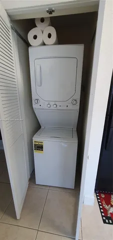 $365,000 | 6702 Southwest 152nd Place, Unit 2802, Miami, FL 33193