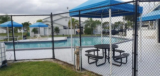 $365,000 | 6702 Southwest 152nd Place, Unit 2802, Miami, FL 33193