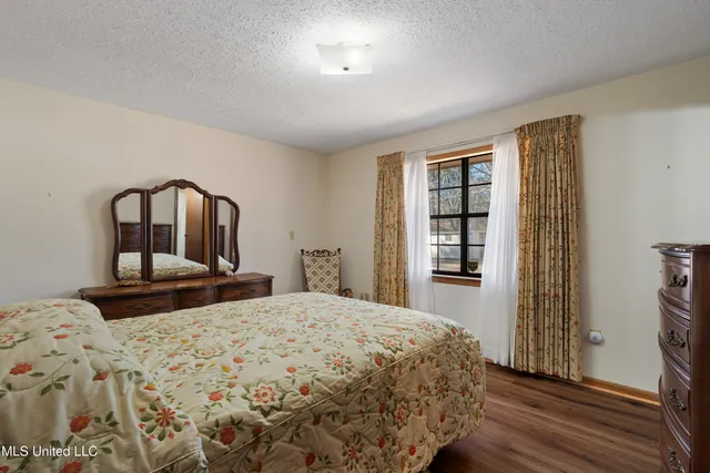 $220,000 | 1637 Lake Lincoln Drive Northeast, Brookhaven, MS 39601