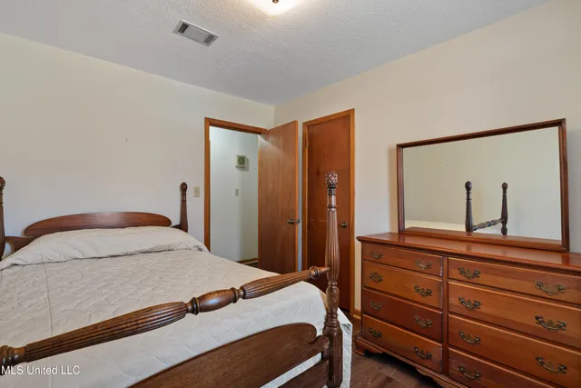 $220,000 | 1637 Lake Lincoln Drive Northeast, Brookhaven, MS 39601