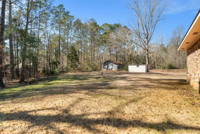 $220,000 | 1637 Lake Lincoln Drive Northeast, Brookhaven, MS 39601