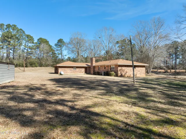 $220,000 | 1637 Lake Lincoln Drive Northeast, Brookhaven, MS 39601