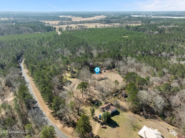 $220,000 | 1637 Lake Lincoln Drive Northeast, Brookhaven, MS 39601