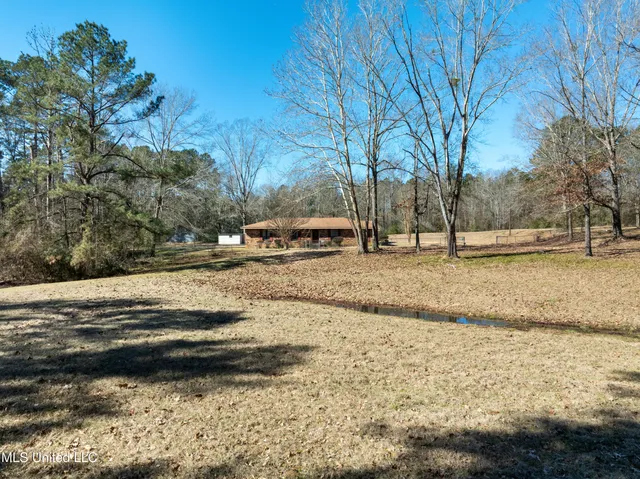 $220,000 | 1637 Lake Lincoln Drive Northeast, Brookhaven, MS 39601