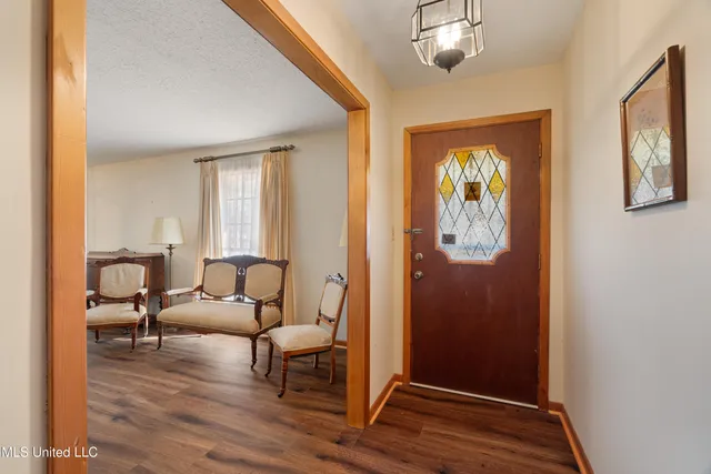 $220,000 | 1637 Lake Lincoln Drive Northeast, Brookhaven, MS 39601