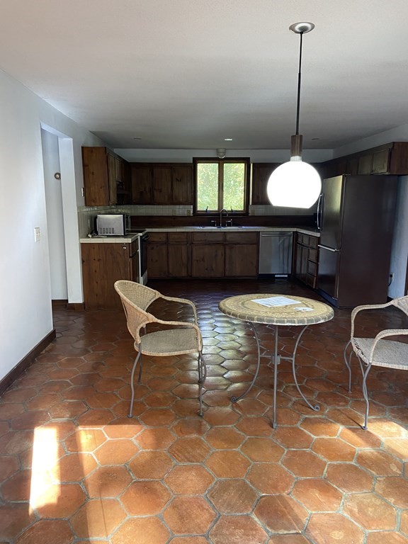 256 S Road Hampden, MA 01036 - Photo 23 of 27