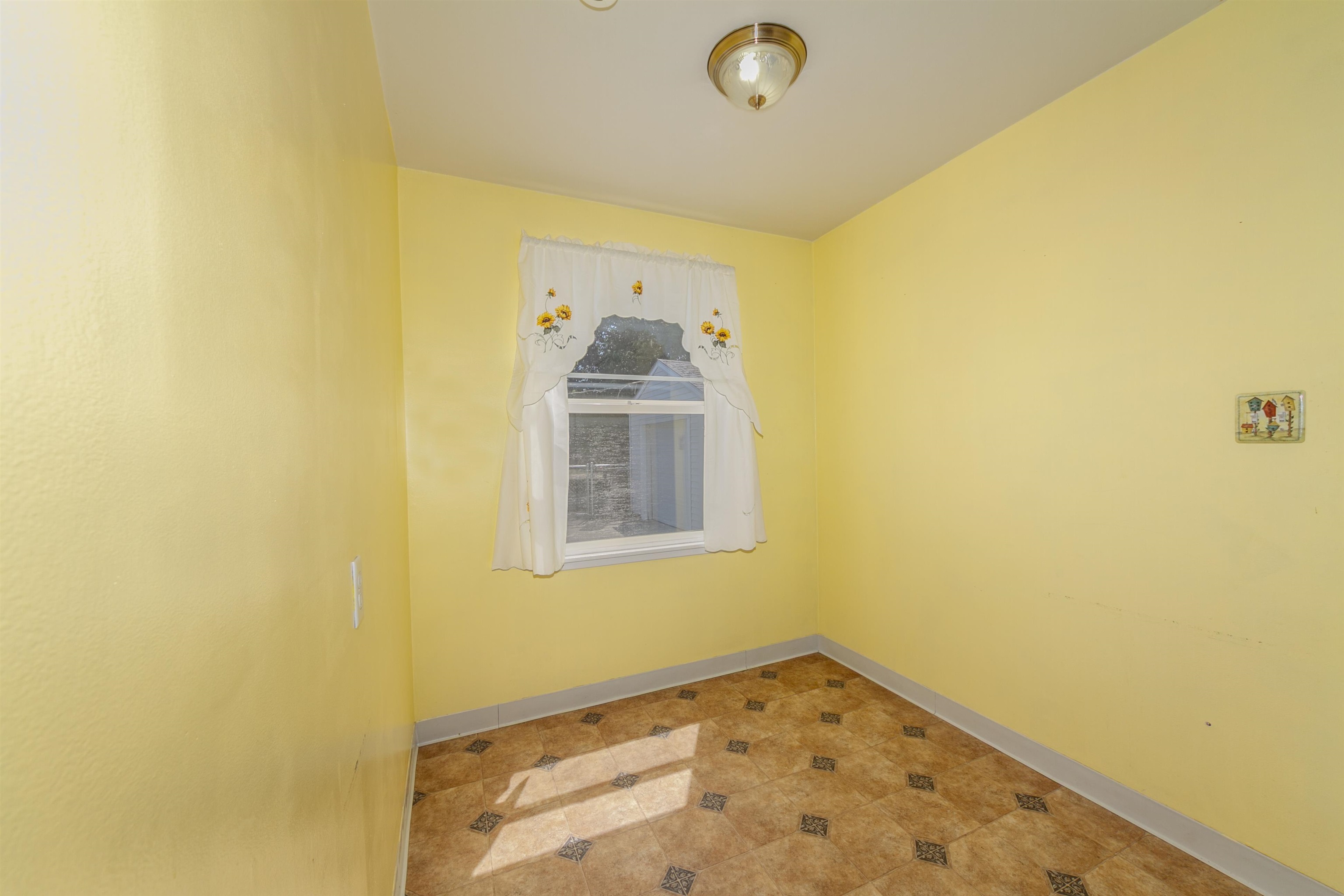 4527 North Rustle Street Spokane, WA 99205 - Photo 13 of 32