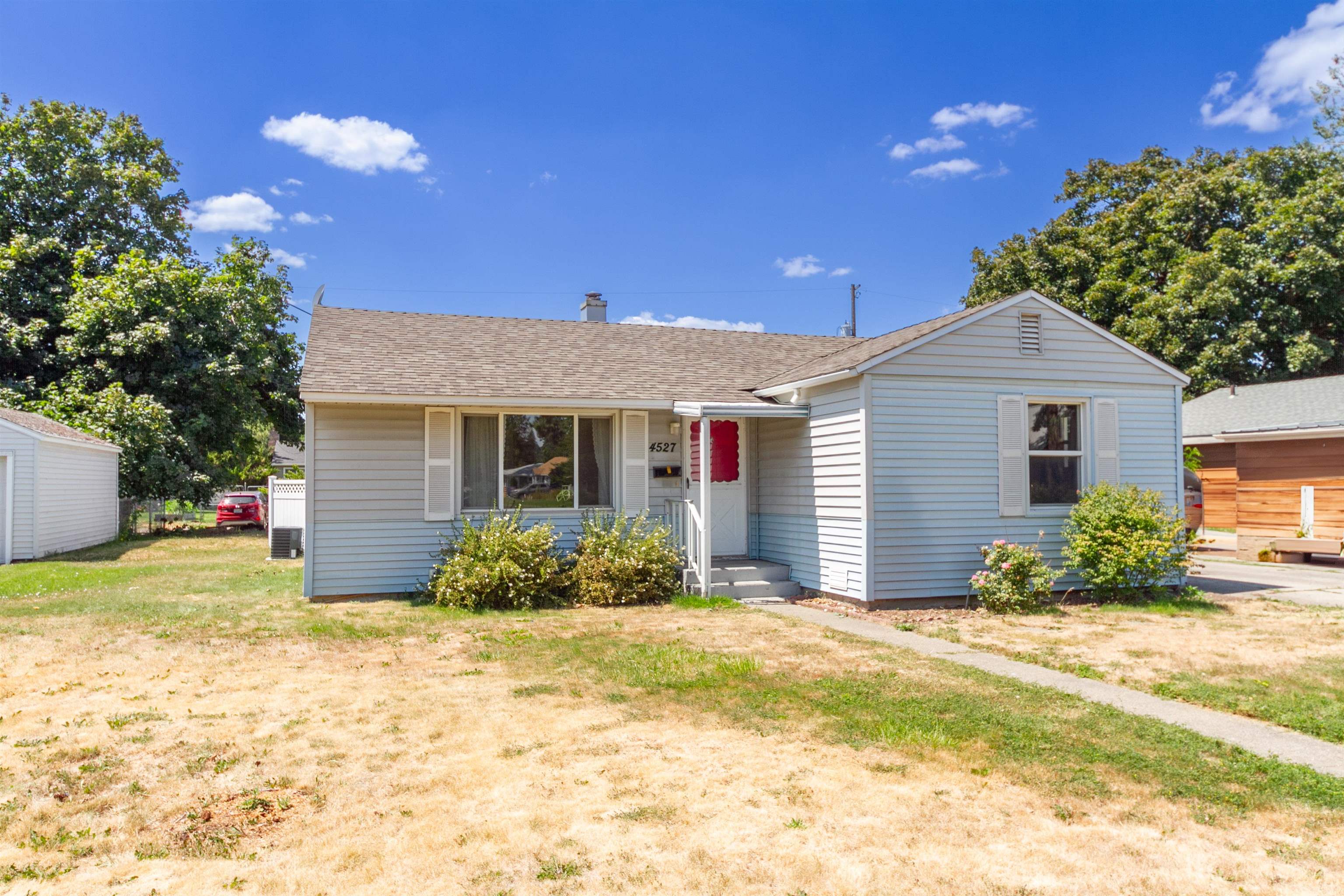 4527 North Rustle Street Spokane, WA 99205 - Photo 2 of 32