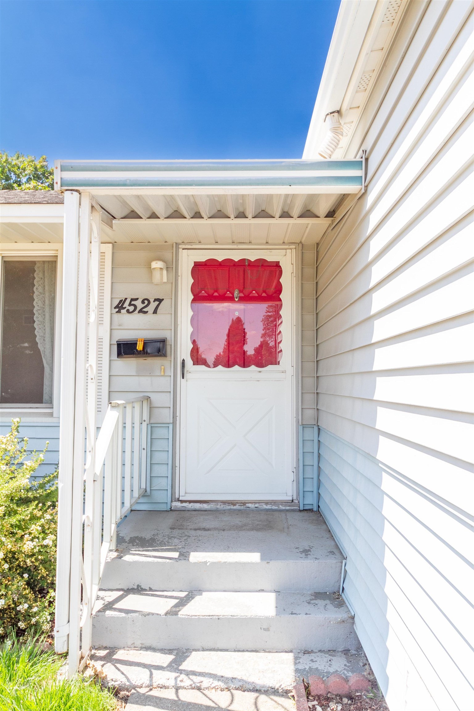 4527 North Rustle Street Spokane, WA 99205 - Photo 5 of 32