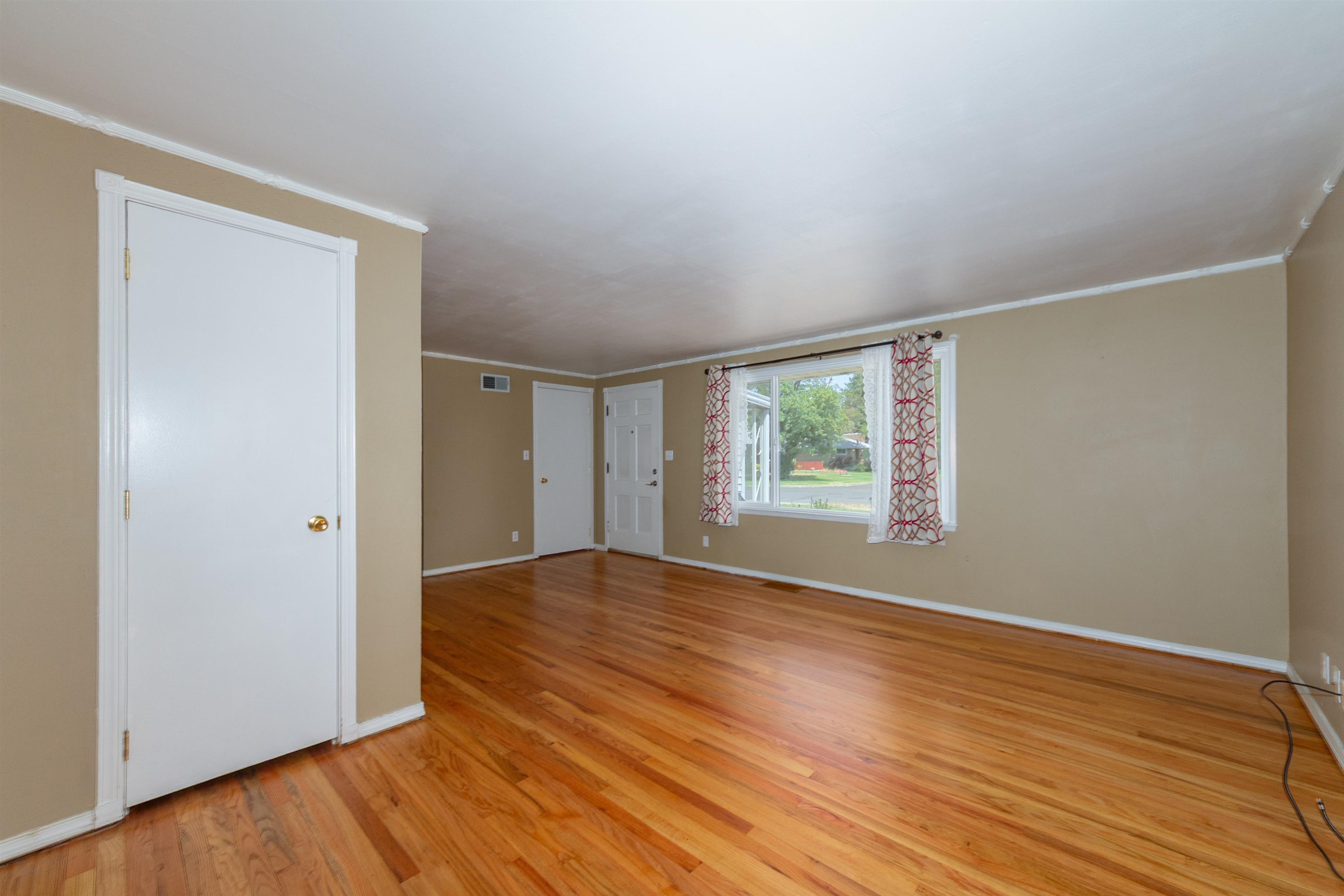 4527 North Rustle Street Spokane, WA 99205 - Photo 7 of 32