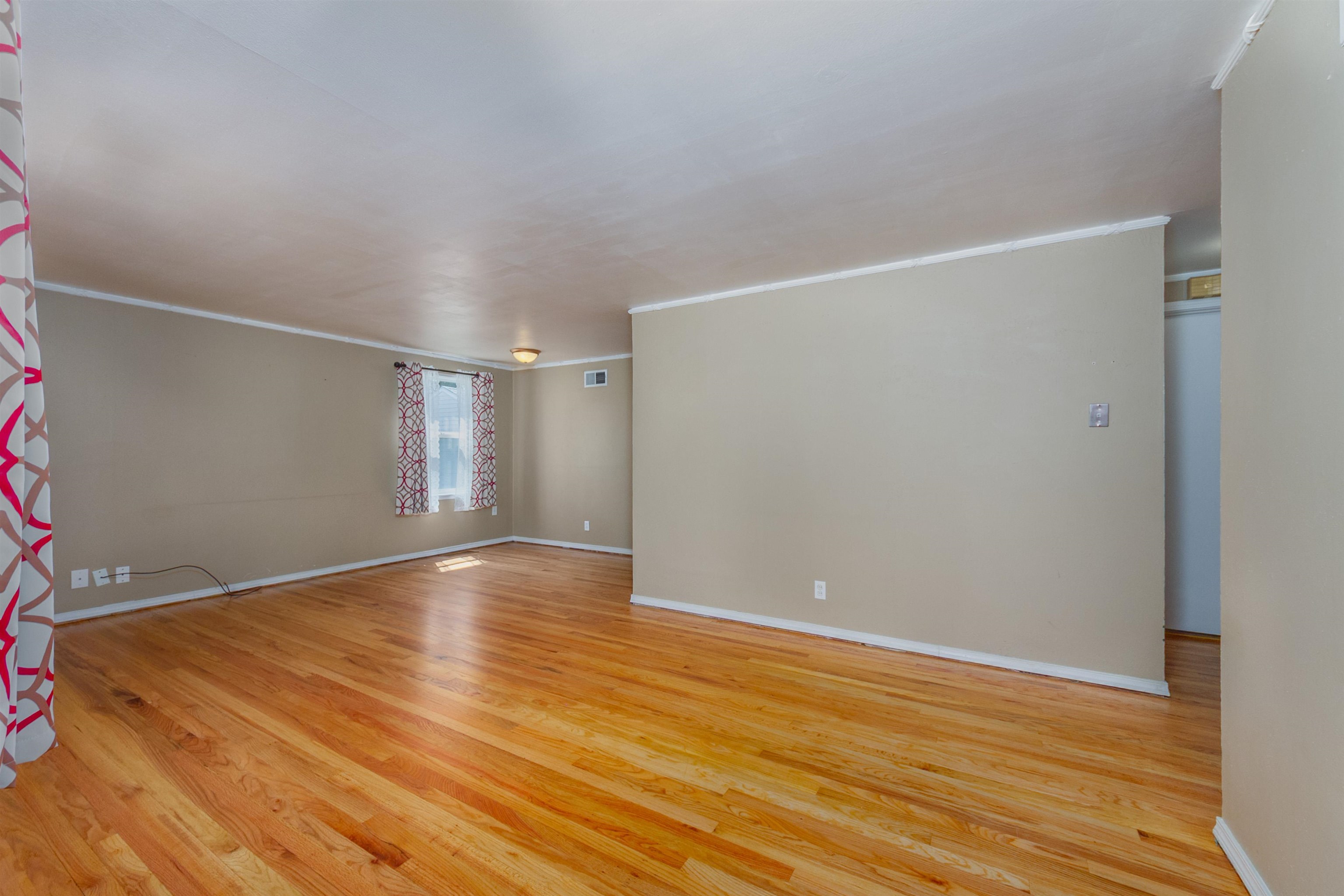 4527 North Rustle Street Spokane, WA 99205 - Photo 8 of 32