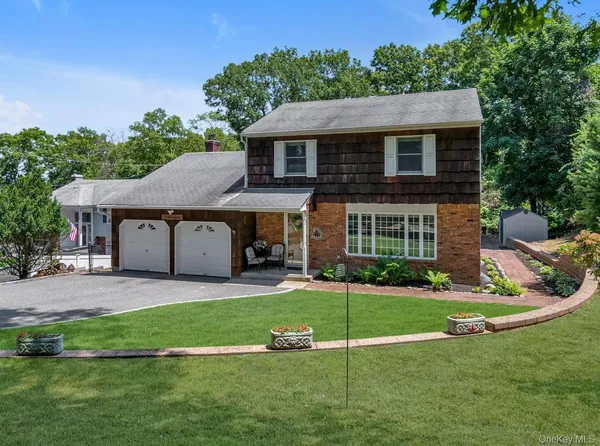 $750,000 | 17 Broadview Avenue, Kings Park, NY 11754