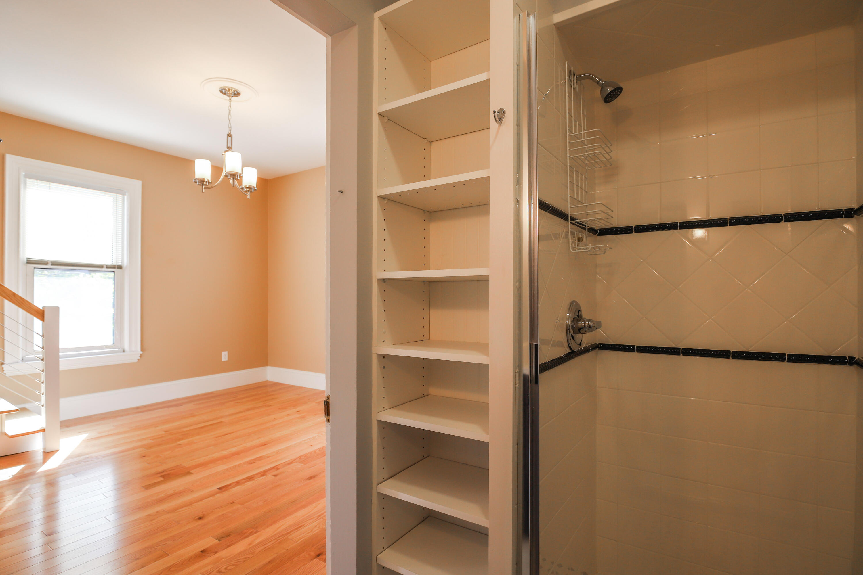 115 Clark Street Portland, ME 04102 - Photo 54 of 72 115 Clark St #3 Portland - 18Bath