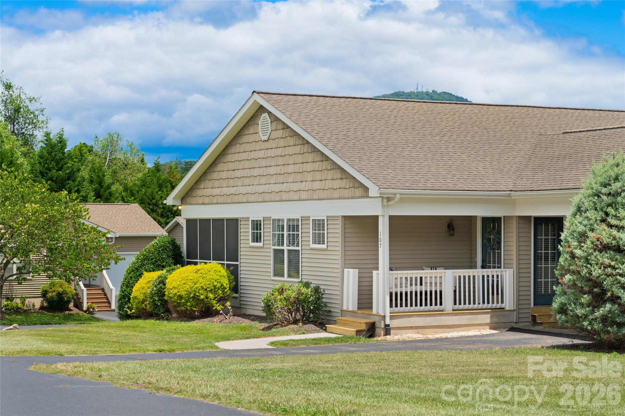 107 Cottage Loop Waynesville, NC 28785 - Photo 2 of 32