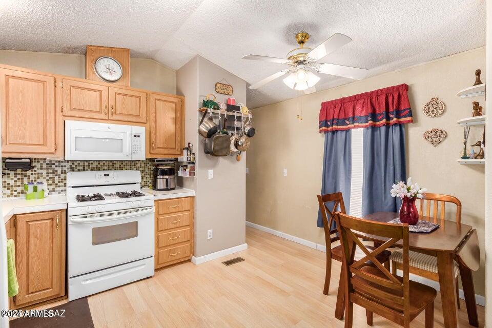 4315 North Flowing Wells Road, Unit 76 Tucson, AZ 85705 - Photo 13 of 26 11