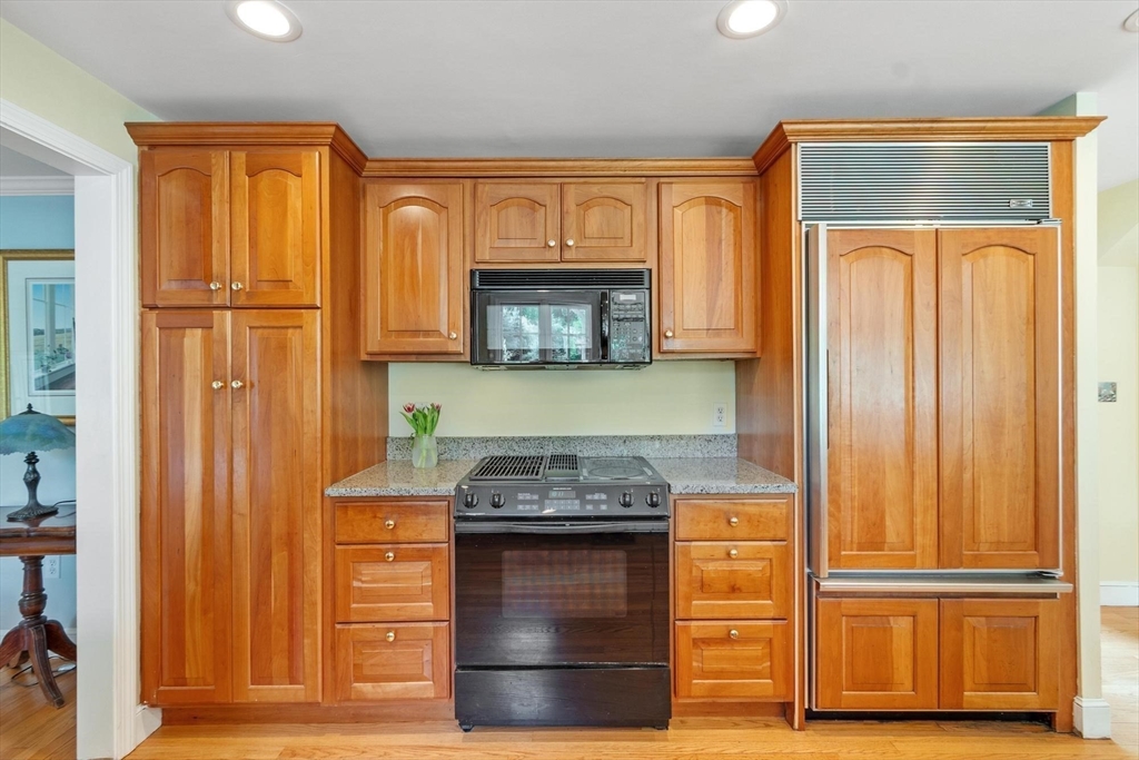 13 Carmel Road Andover, MA 01810 - Photo 12 of 37