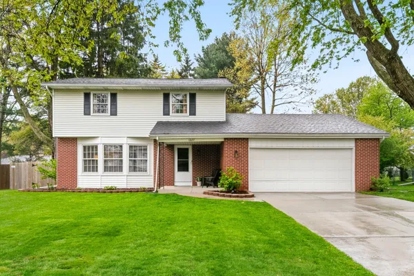 $342,500 | 1027 Piccadilly Road, Kalamazoo, MI 49006