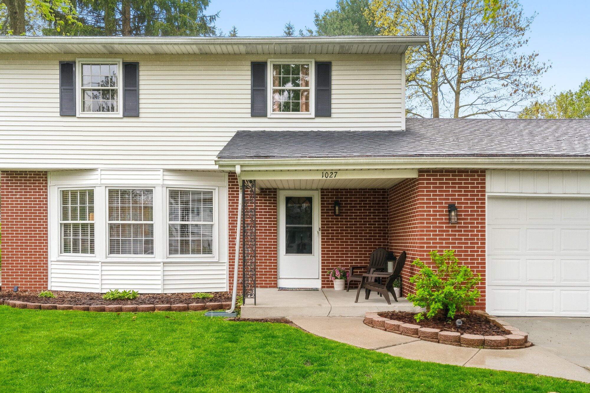 1027 Piccadilly Road Kalamazoo, MI 49006 - Photo 2 of 45 04-WM1027piccadilly-38