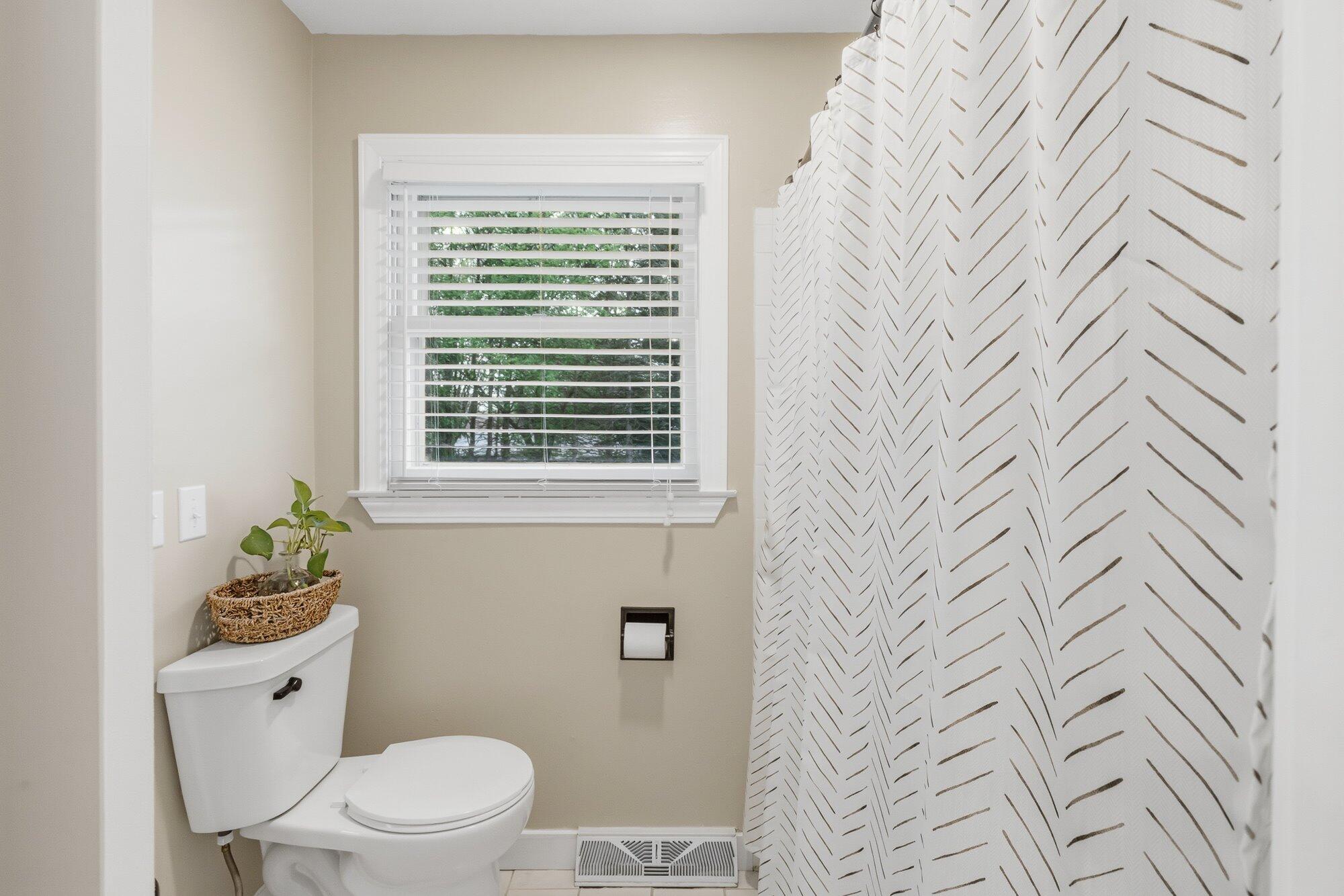 1027 Piccadilly Road Kalamazoo, MI 49006 - Photo 23 of 45 25-WM1027piccadilly-3